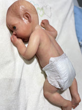 Cargar imagen en el visor de la galería, Reborns Silicona 50 cm niña