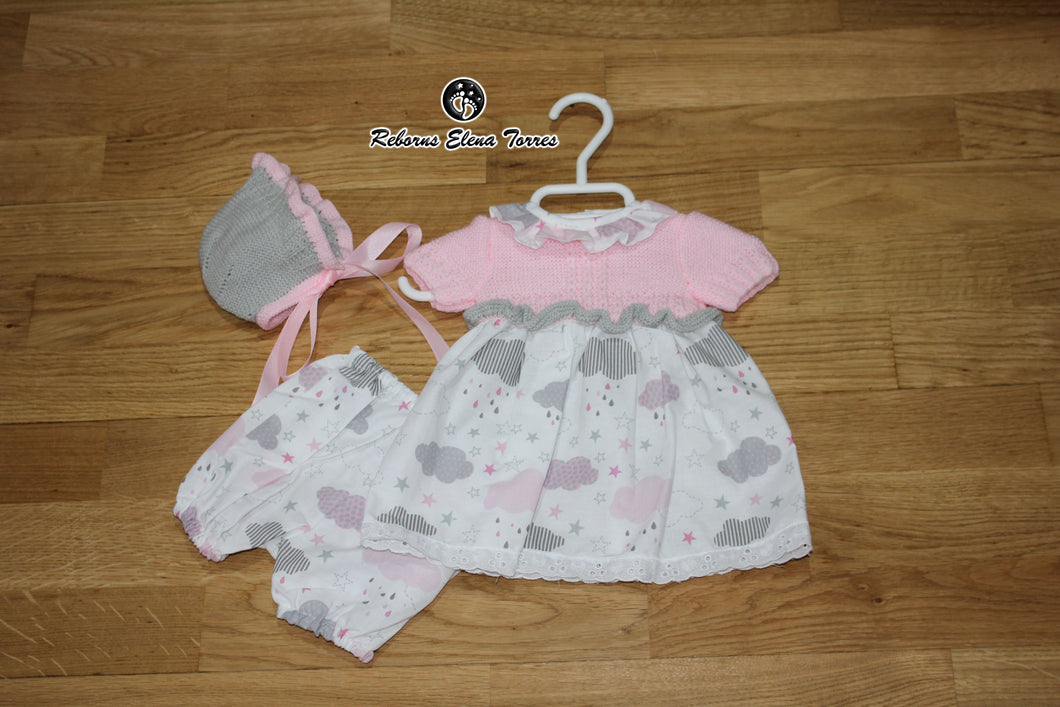 Conjunto niña nubes gris